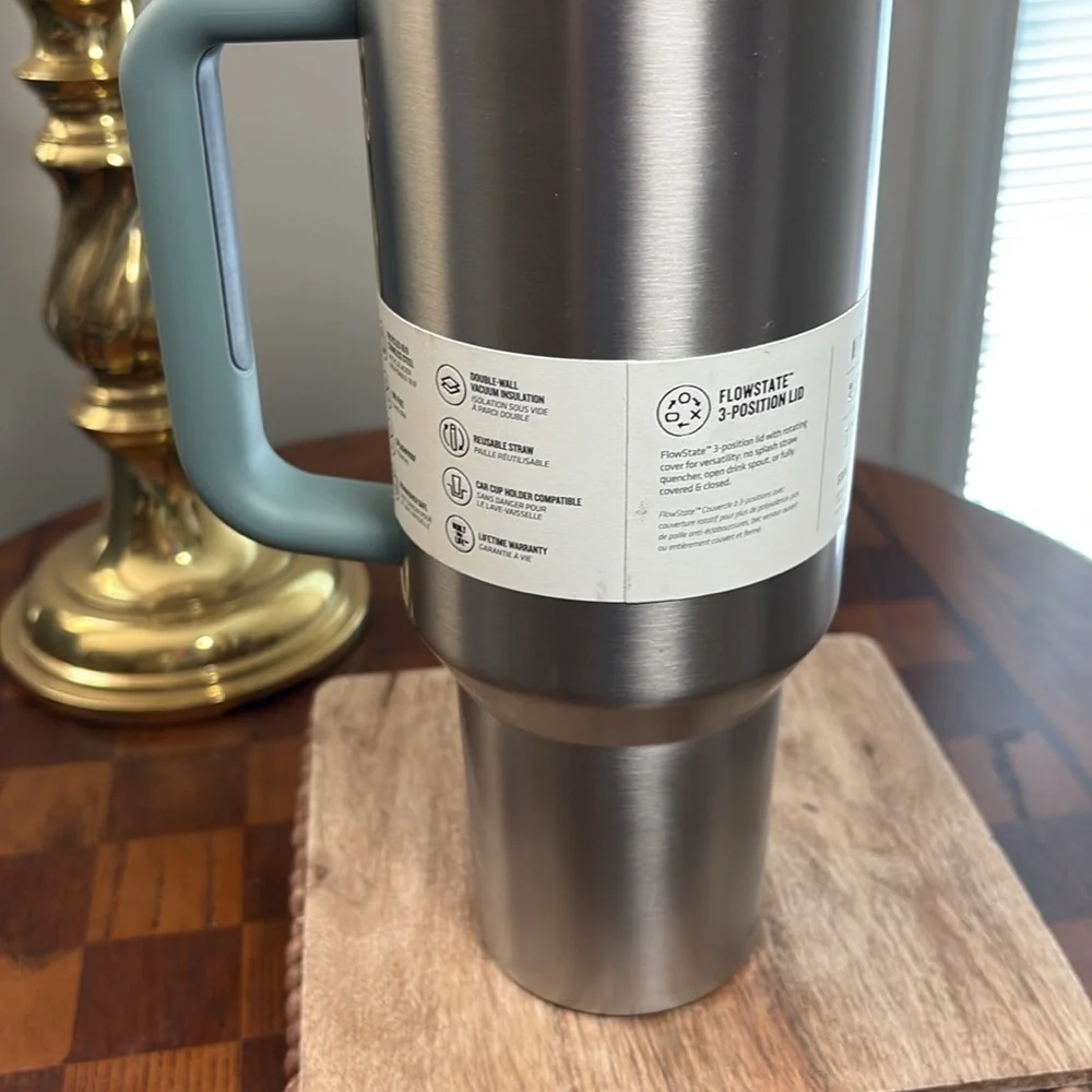 40 oz Stainless steel Quencher H20 tumbler - Picture 2 of 5